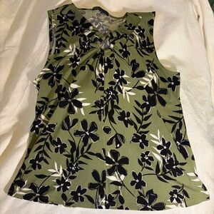 Adrienne Vittadini Sleeveless Olive Green Floral Keyhole Top